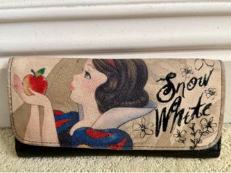 Loungefly Disney Snow White With Apple Wallet Rare RETIRED