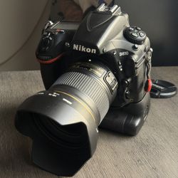Nikon D810 + Battery Grip + 24mm & 85mm Nikkor Prime Lenses – Great Conditi
