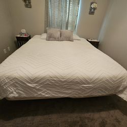 Tempur-pedic Split Cal King Mattress w/Adjustable bases