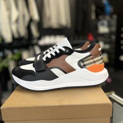 Burberry Sneakers 