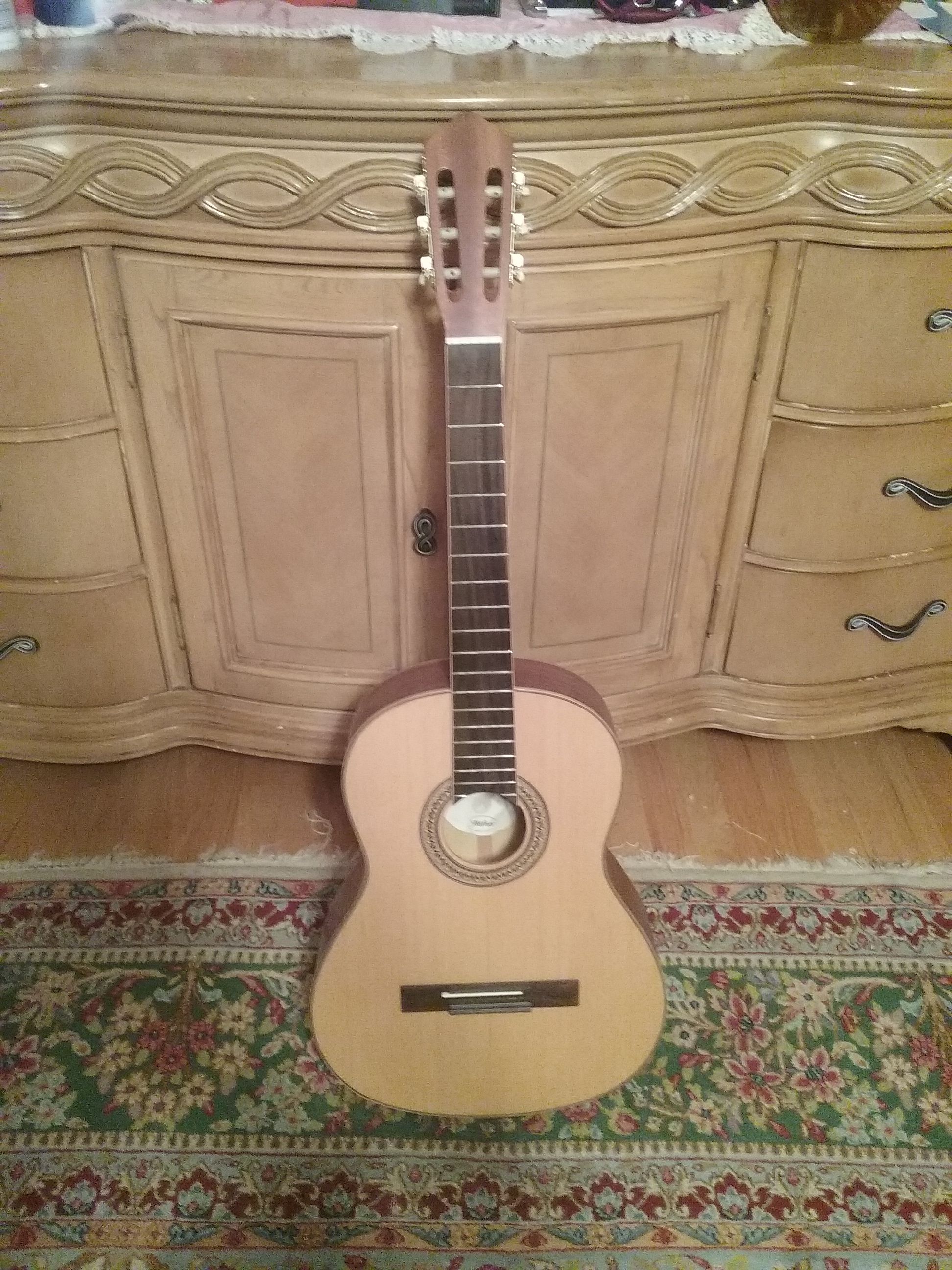 Sienna hofner HAC-304 classic guitar.