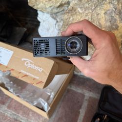 Optoma: ML550 3D Ready Mobile Projector