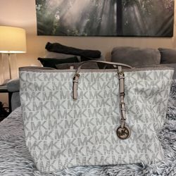 Michael Kors Purse And Wallet 