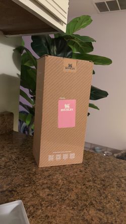 Light pink 40 oz Stanley