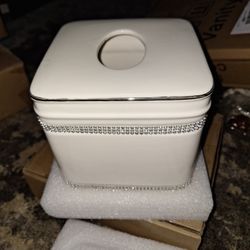 Motifeur Bathroom Accessories - Ceramic Tissue Holder, Decorative Square Tissue Cover Box 