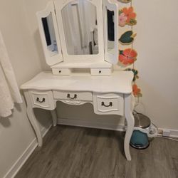 Make Up Vanity