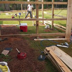 Professional Privacy Fences/Staining