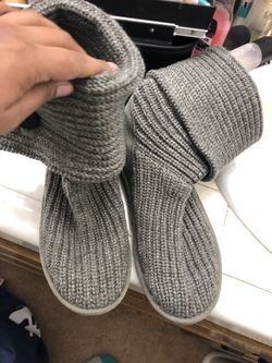 Women’s uggs size 8