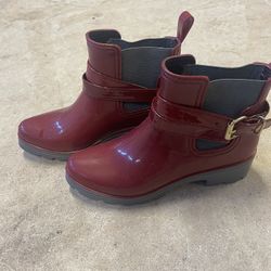 Rain Boots Size 7