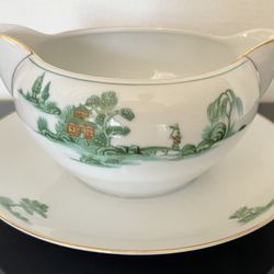 NARUMI CHINA JAPAN GRAVY BOAT WITH ATTACHED UNDERPLATE VERY RARE!