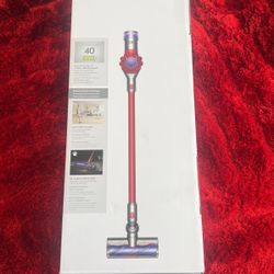Dyson V8
