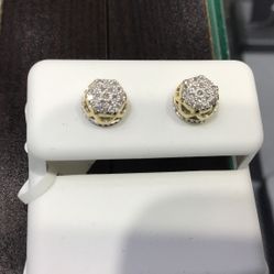 10k Gold With Diamond Earring On Special !!!