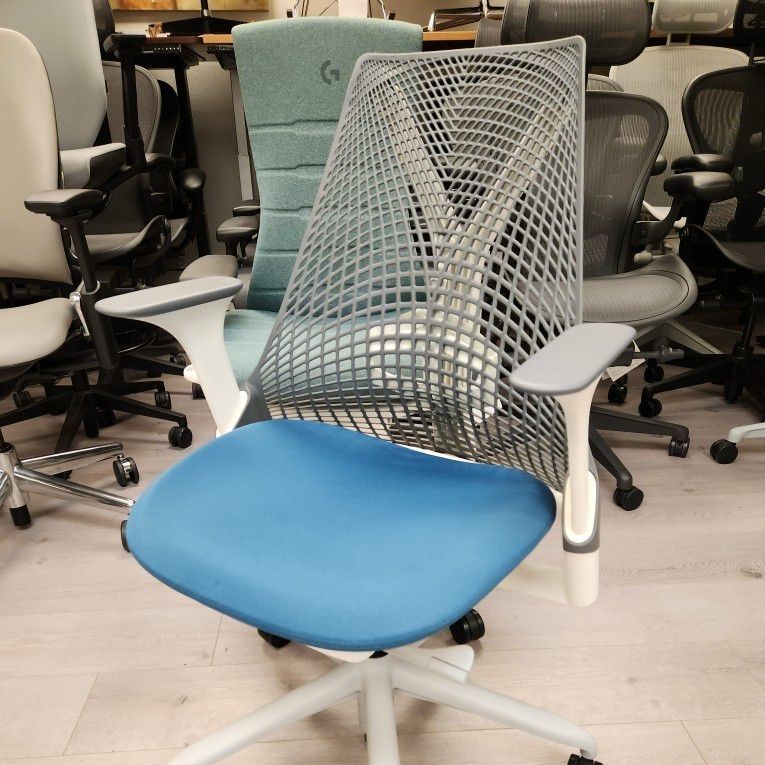 🔥LIKE NEW!🔥HERMAN MILLER SAYL CHAIRS CYAN COLOR FABRIC ADJUSTABLE LUMBAR SUPPORT SEAT DEPTH REAR TILT LOCK 10 AVAILABLE! 