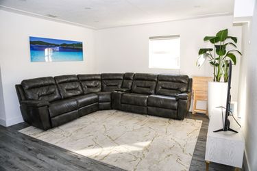 🛋️ Large Dark Gray Reclining Sectional – Excellent Condition – $1,200 OBO