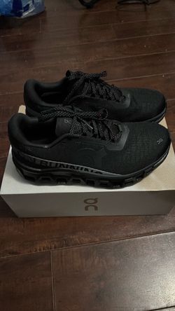On cloudmonster 2 Size 8.5 Women’s Size