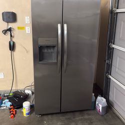 Frigidaire Refrigerator 
