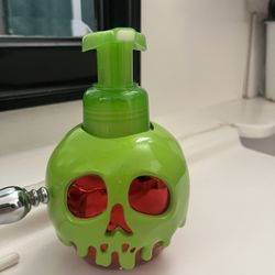 Bath and Body Works Poison Apple soap Dispenser 