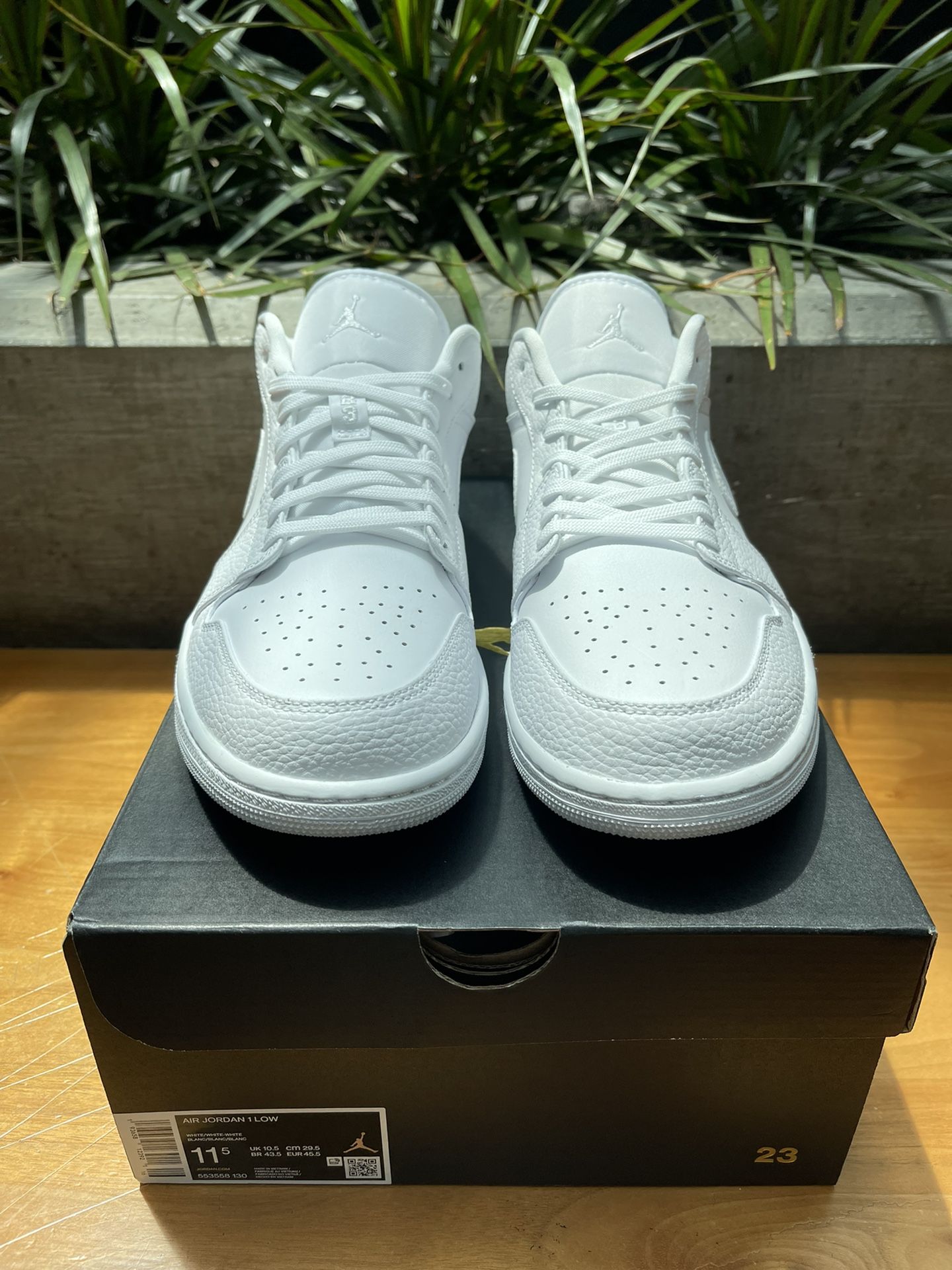 NEW Nike Air Jordan 1 Low Triple White Men