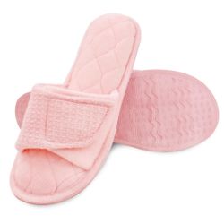 Women’s Plush Pink Slippers