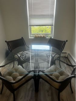 Dining table and 4 chairs