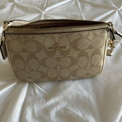 coach purse in excellent condition $180 