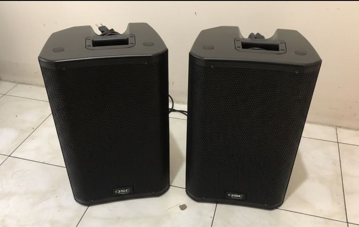 2 - QSC K10 1000 Watt Active 2-Way Speaker with QSC Speaker Bags