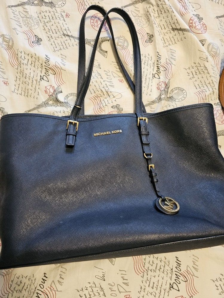 Mk Large Navy Tite Purse