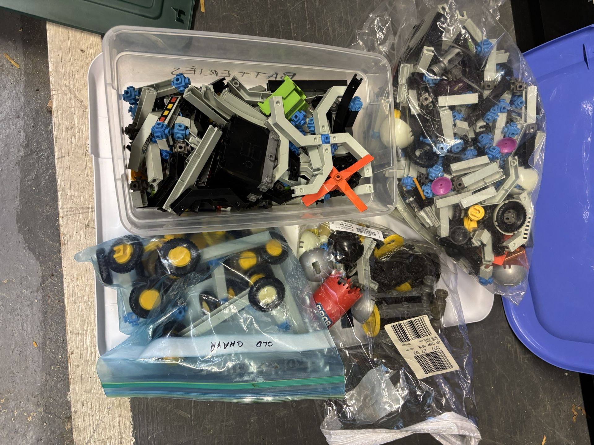 Huge Lot Vintage Fisher Price Construx Building Parts Ages 4/12