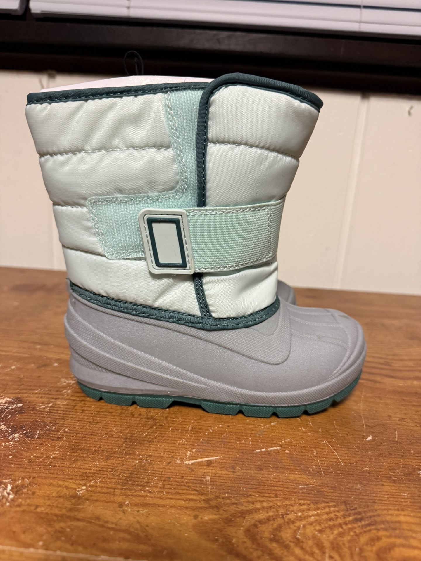 Toddler snow Boots ***NEW***