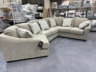 Brogan by Ashley 3 pcs sectional 150 by 97