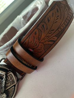 Men buckle belt