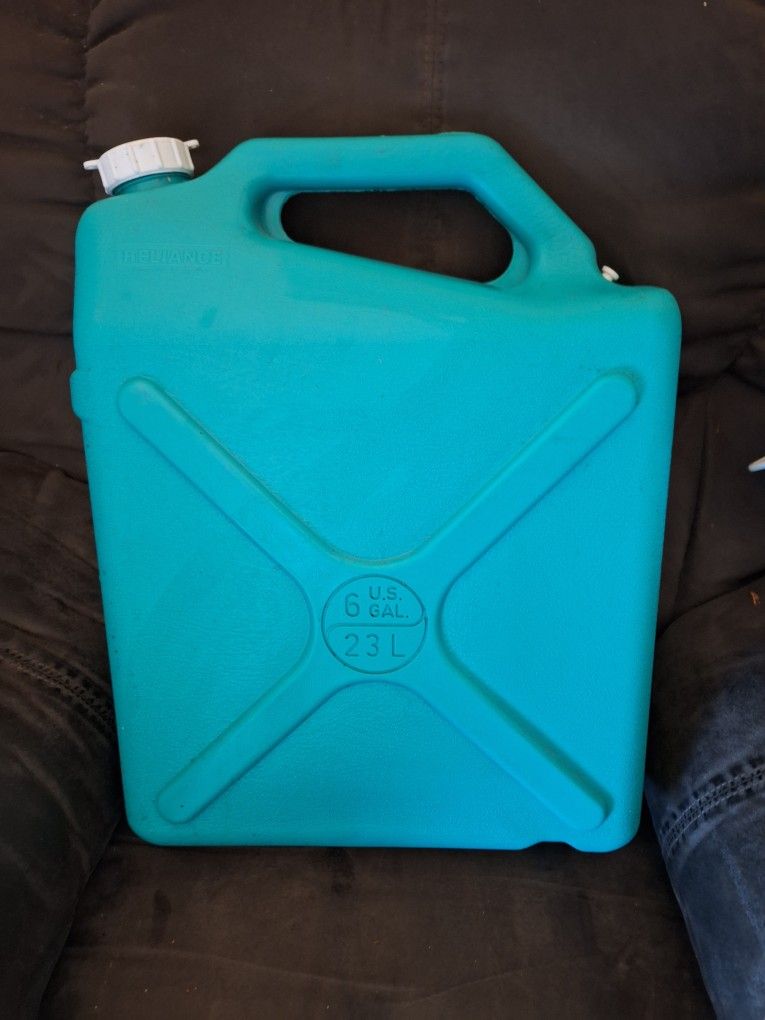 6 gallon Water Jug