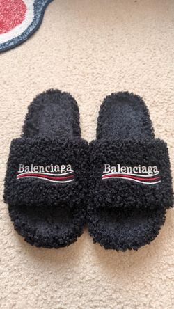 Balenciaga fuzzy slides