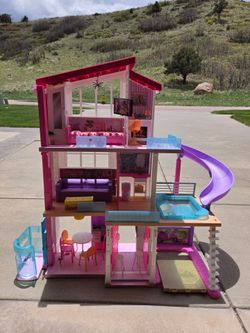 Barbie doll house