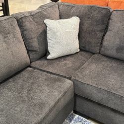Altar 2pc Sectional With Chaise