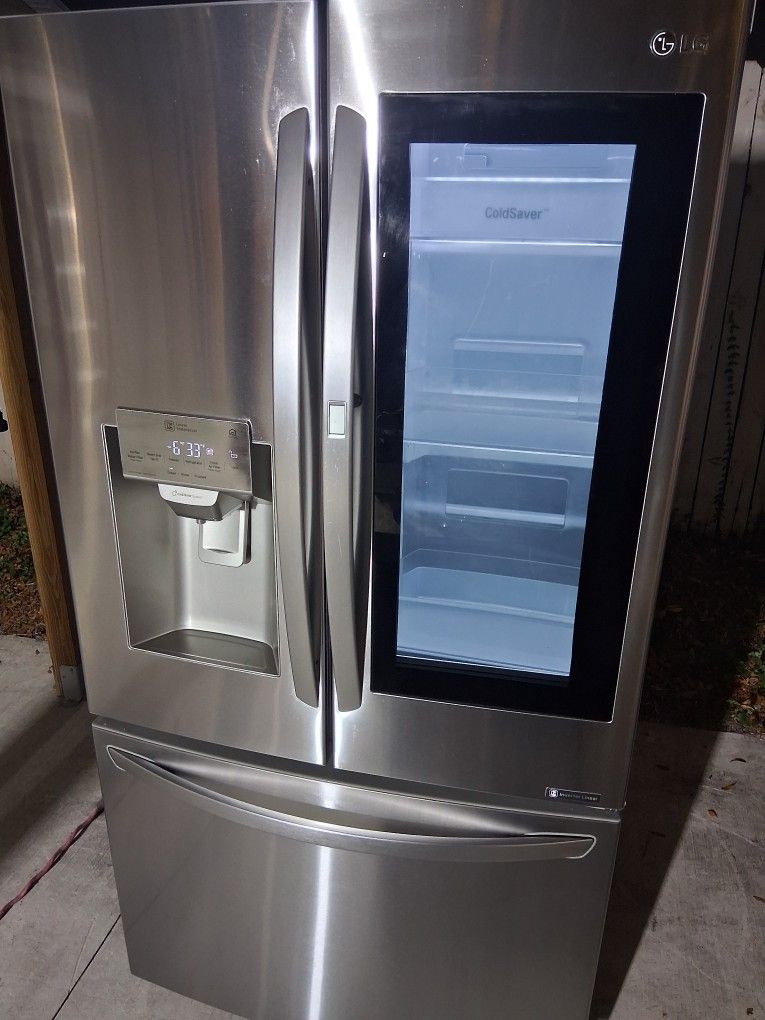 LG French doors stainless steel. double ice maker