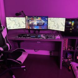 TRIPPLE MONITOR GAMING SETUP