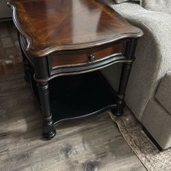 2 Hooker - Preston Ridge Lamp (Side) Tables 