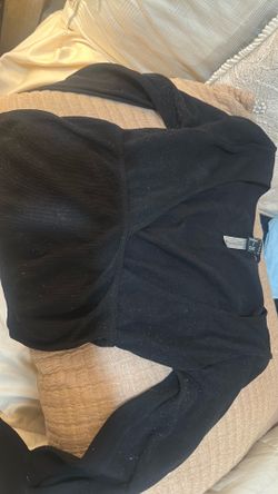 Black long sleeve vneck