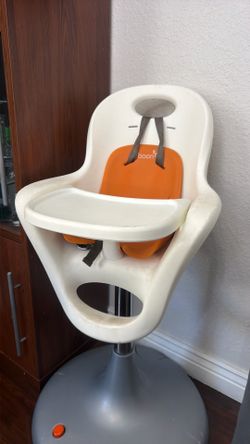 Boon Flair Infant Highchair With Foot Pedal Lift