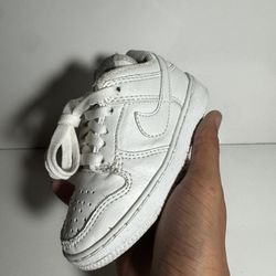 Nike SB Dunk Low Pro “Triple White” TD Size 8c