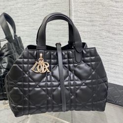Dior black diamond handbag, elegance never out of style(102)49