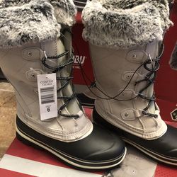 WOMENS & YOUTH SNOW BOOTS 35 EACH CASH ONLY AVAILABLE