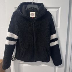 Woman’s hooded zipper fleece