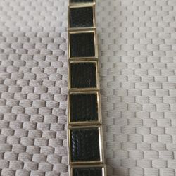 Vintage 1950s Beagle 10 Karat Goldfield Black On It Twist Watch Band Made In USA Number 56 Model Number  It's In Excellent Condition