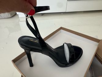 New women’s heels 👠 size 7.5