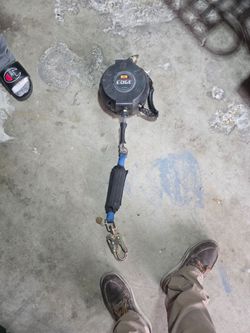 Leading Edge Self-Retracting Lifeline SRL
