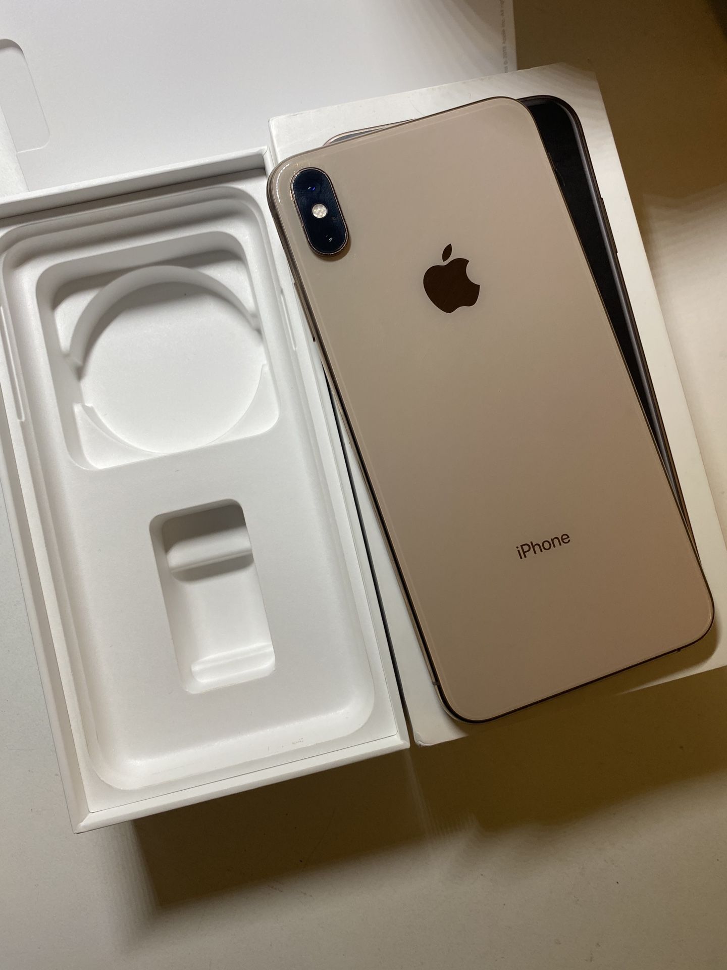 Gold iPhone XS Max Unlocked 256 GB 