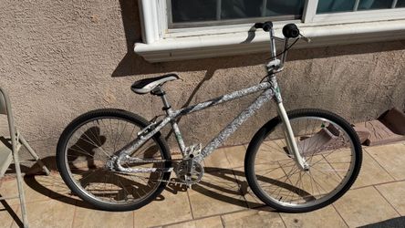 SE RACING 26” BMX BIKE (RARE FRAME)