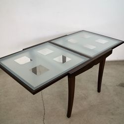 1990’s Postmodern Italian Extendable Dining Table